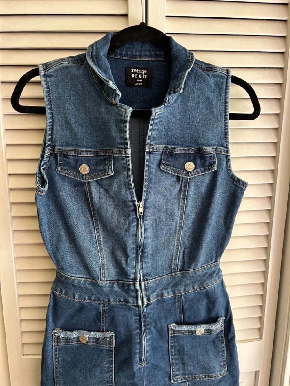Refuge Denim Jumpsuit Sz M Sleeveless V Neck Zip UP